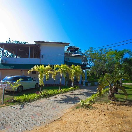 Birdsong Leisure Resort Tissamaharama Exterior photo