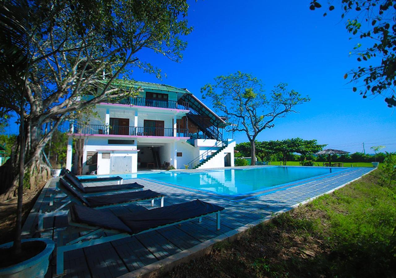 Birdsong Leisure Resort Tissamaharama Exterior photo