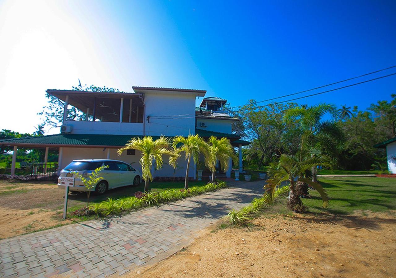 Birdsong Leisure Resort Tissamaharama Exterior photo