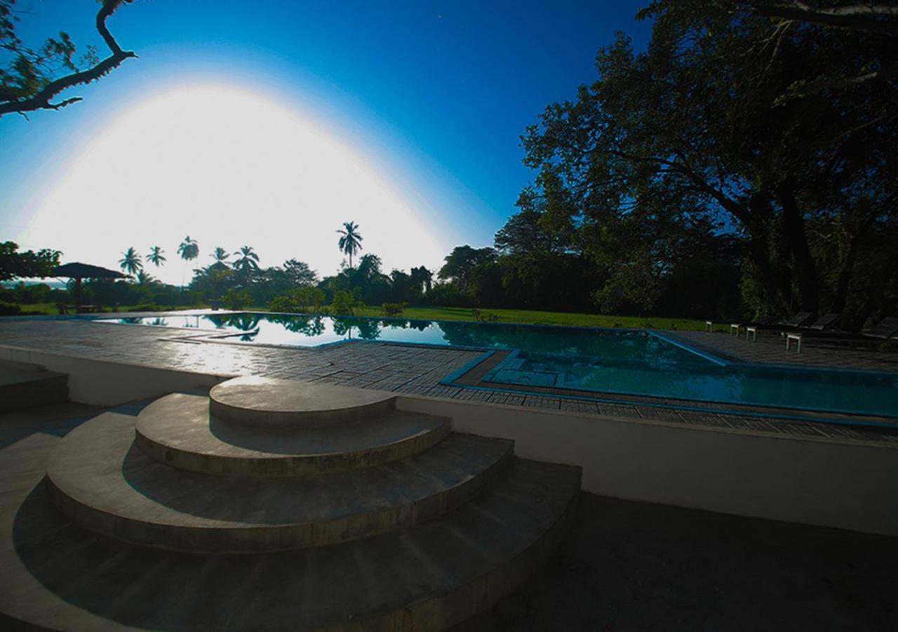 Birdsong Leisure Resort Tissamaharama Exterior photo