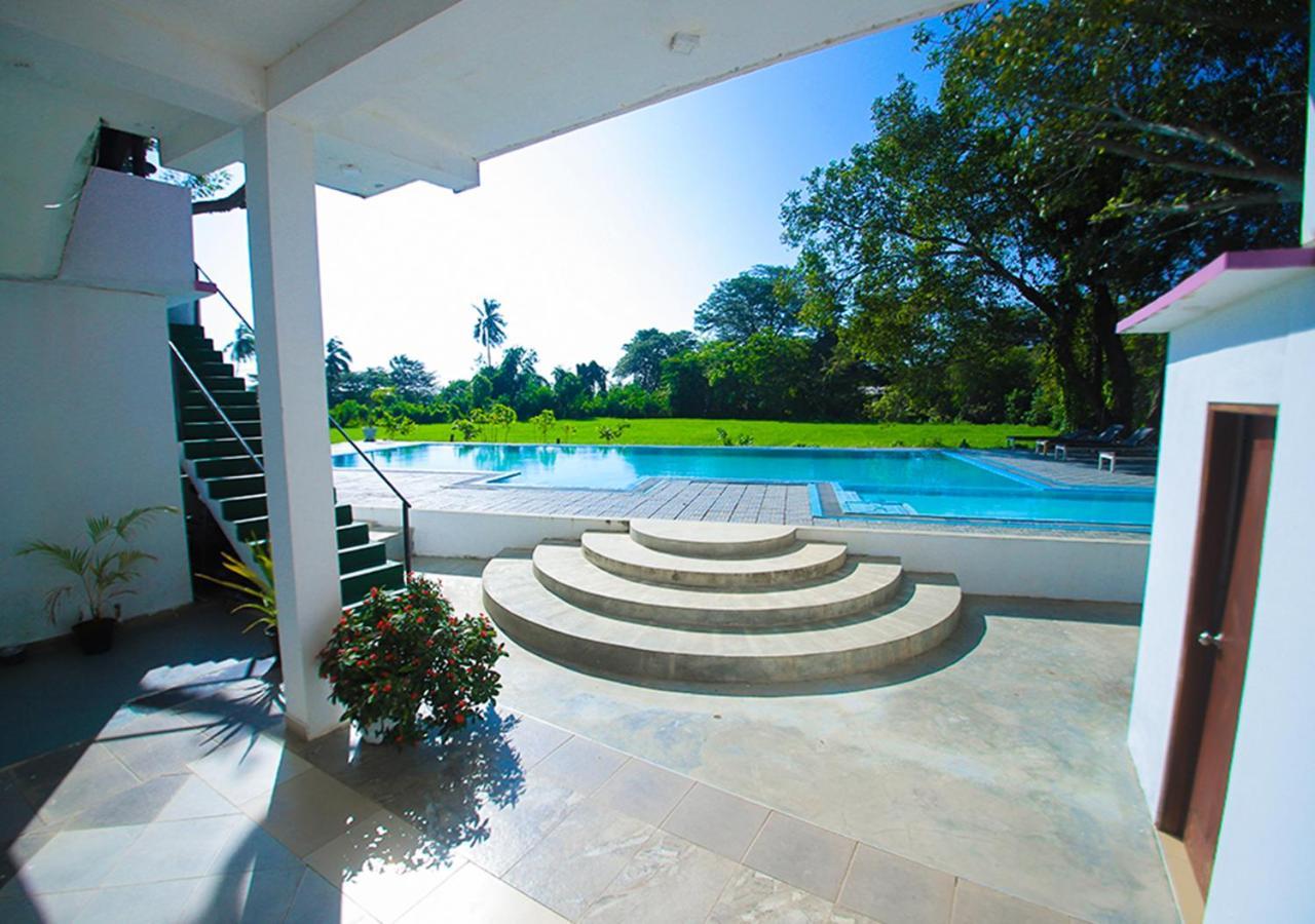 Birdsong Leisure Resort Tissamaharama Exterior photo